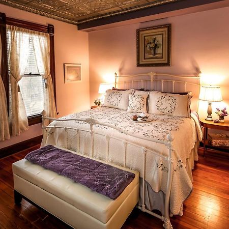 Weller Haus Bed, Breakfast & Event Center Panzió Bellevue Kültér fotó