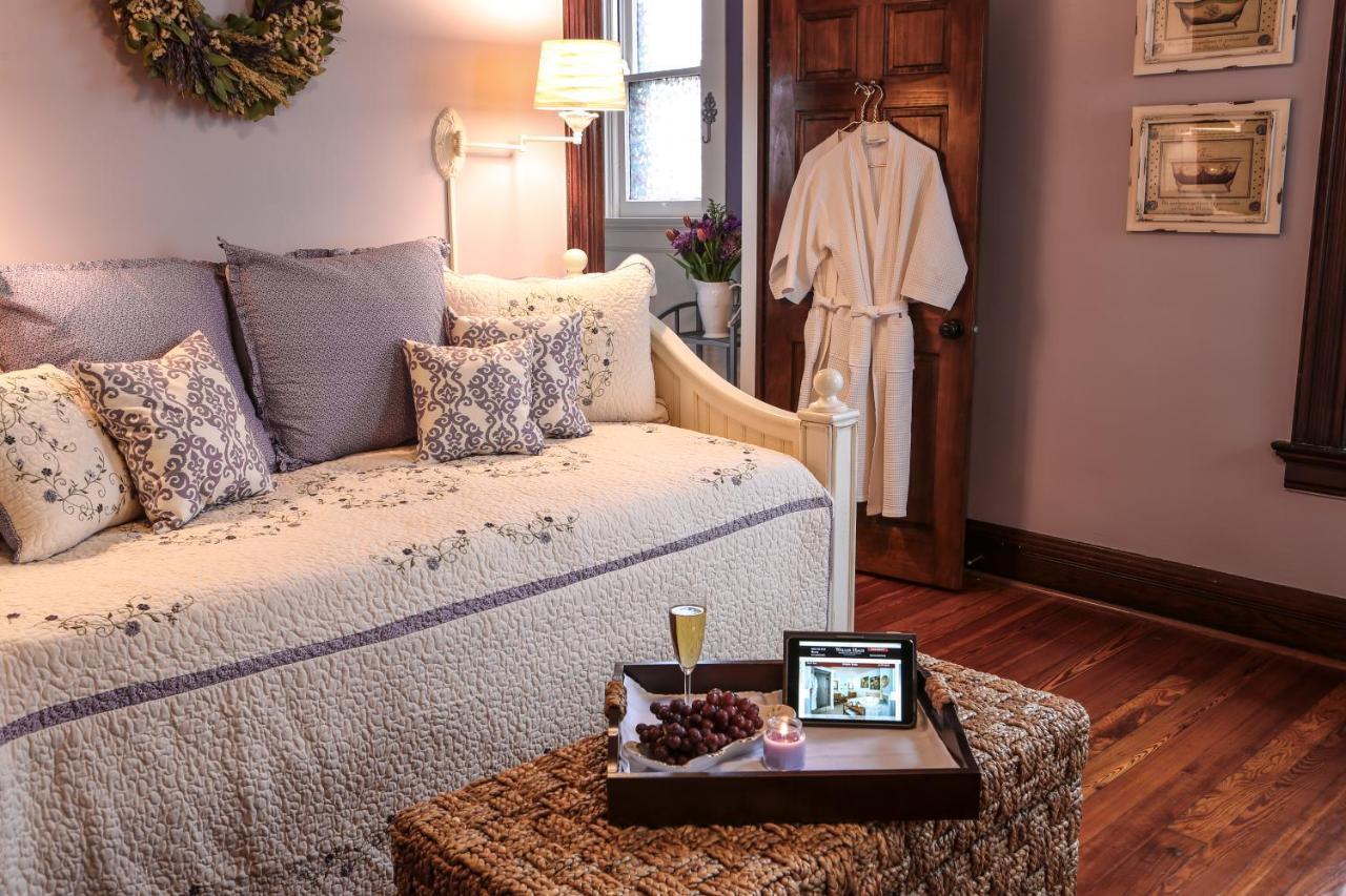 Weller Haus Bed, Breakfast & Event Center Panzió Bellevue Kültér fotó